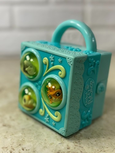 Littlest Pet Shop Teeniest Tiniest Pop Up Playset Cat Hasbro 2006 with 3 Kittens - Picture 5 of 23