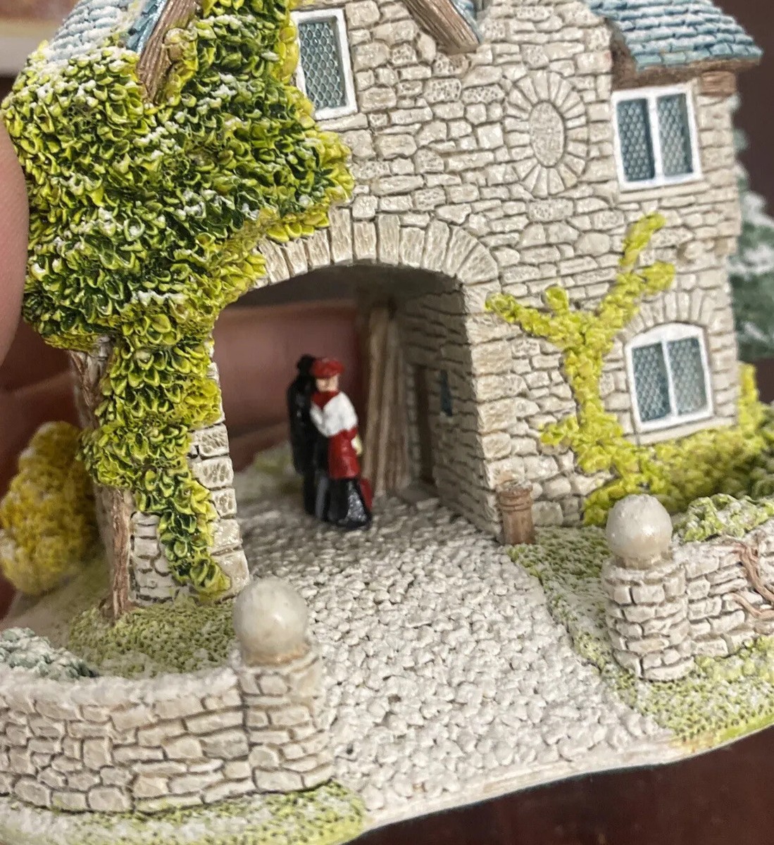 LILLIPUT LANE リリパット レーン ☆ DON LODGE LILLIPUT LANE THE SPINNEY AND ROWAN LODGE (signed) FIGURINES