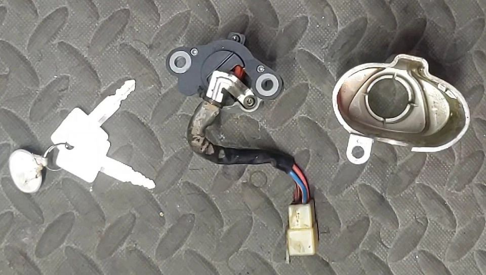 91-96 Honda Shadow Vlx 600 VLX600 Ignition Lock W/ KEY 35100-MR1-821 - Image 2 of 4