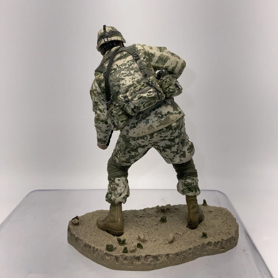 Figura de acción McFarlane Military Series - Army Infantry Grenadier Foto 4 de 4