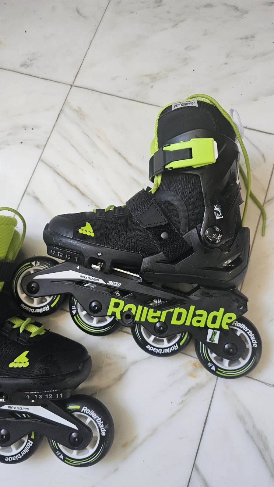 Rollerblade Microblade Boys Adjustable Inline Skate Black/Green Size 11-1 (Kids)