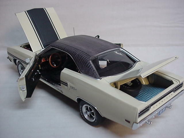 稀少gmp製品 Plymouth 1970 Gator Grain GTX 1台 GTX SAND PEBBLE BEIGE GATOR GRAIN 440 V-8 SUPER COMMANDO