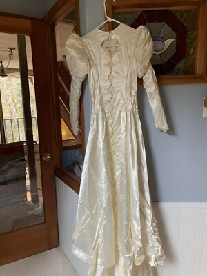 Beautiful Ivory Satin Petite Vintage 1940 Wedding Dress with Veil