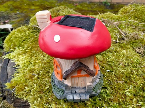 Solar Mushroom House Lights Fairy Garden Ornaments Home Decor Decorative Statue - Picture 7 of 9