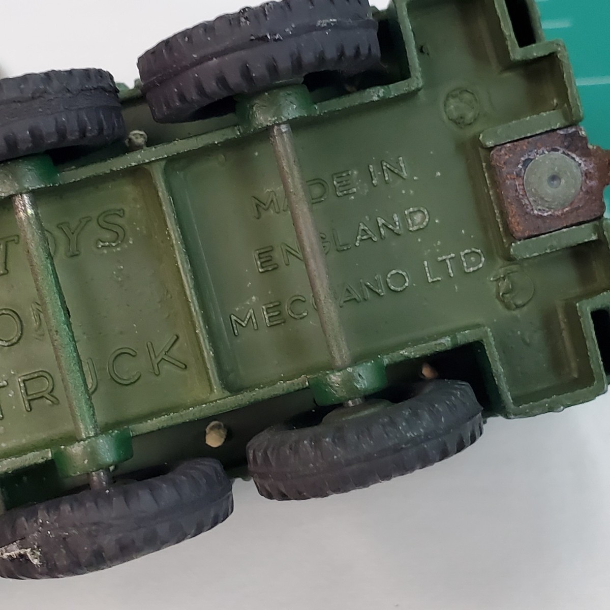 DINKY SUPERTOYS #622 10-TON ARMY TRUCK & 7 Crew Meccano England