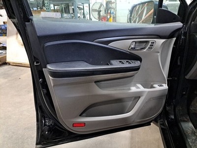 2019 Pilot Lh Driver Side Front Door Interior Trim Panel Gray/Black B