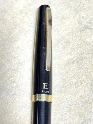 Pilot Fountain Pen 14K Gold Nib Black E Model - Used With Minor Wear