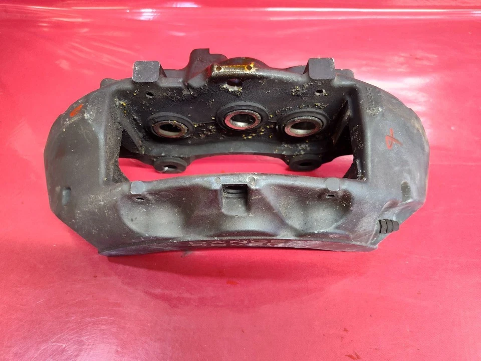 Pinça de freio dianteira direita passageiro Range Rover Sport SUPERCHARGED 2010-2013 - Imagem 2 de 4