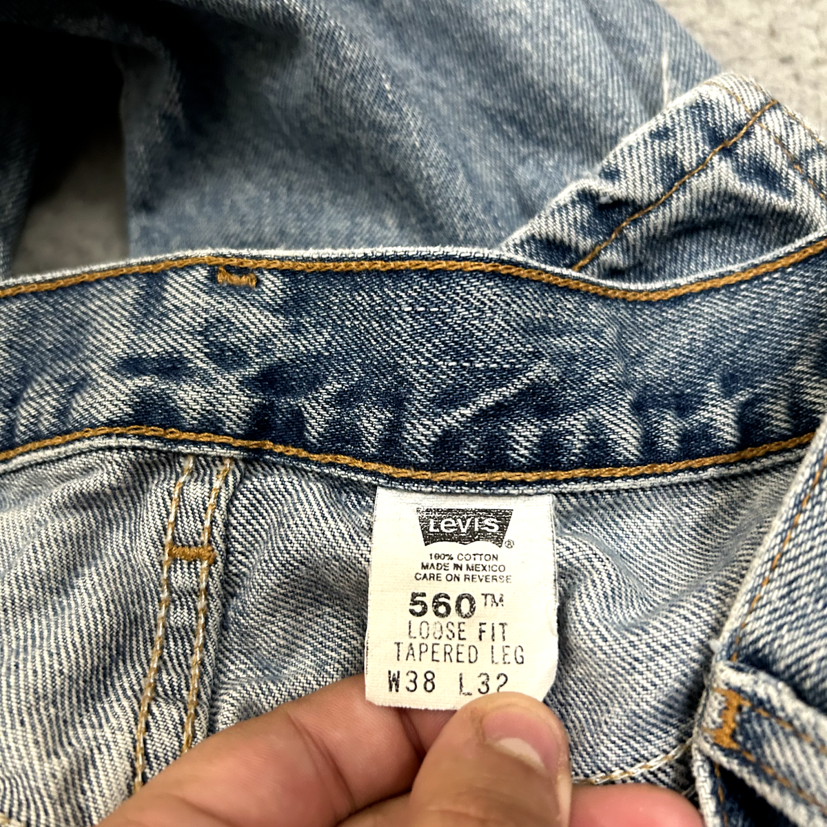 Vintage Levis Jeans Mens 38x32 Blue Denim 560 Loose Tapered Vintage Levis Jeans Mens 38x32 Blue Denim 560 Loose Tapered