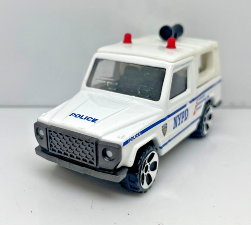 REAL TOY MERCEDES BENZ G WAGON POLICE CAR NYPD 1:64 41