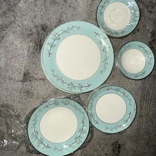 CENTURY SERVICE CORP. SEMI VITREOUS DINNERWARE LOT OF 17 PIECES