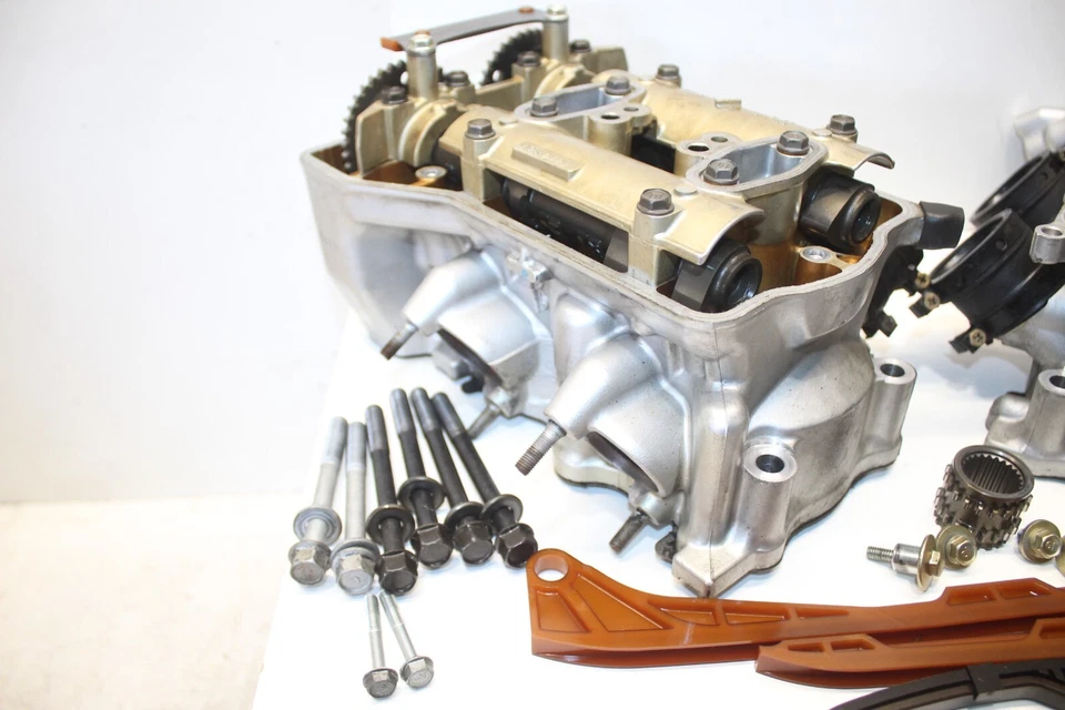 2003 - 2010 Honda ST1300 CYLINDER HEAD LEFT & RIGHT - Image 3 of 4