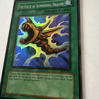 YuGiOh The Flute of Summoning Dragon SDK-042 Super Rare Holo Magic Card