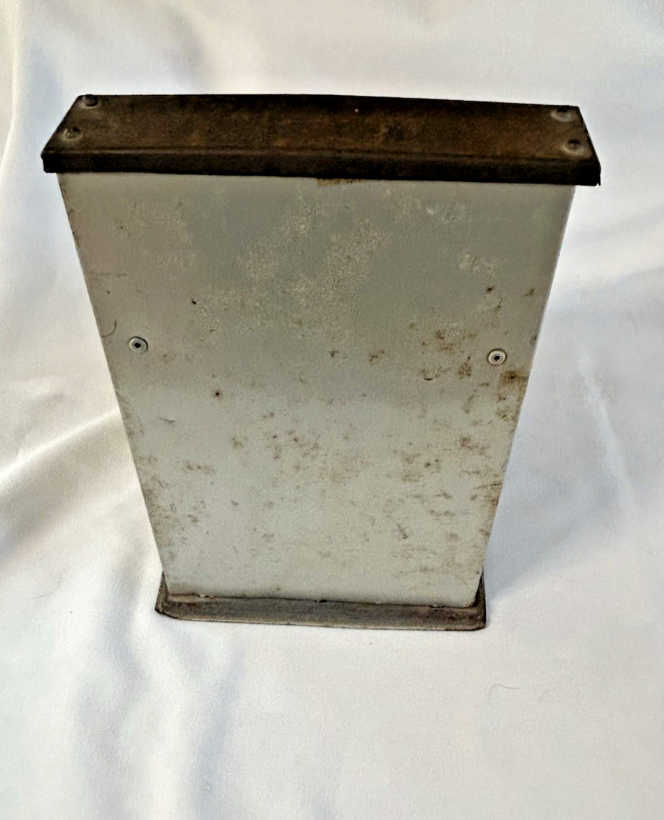 как выглядит Vintage KAMKAP Metal Junior Merchant Toy Cash Register- 9 x 7.5 x 6 фото