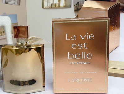 Lancôme La vie est belle L'Extrait Extrait de Parfum Spray 0.7 fl oz / 20 ml