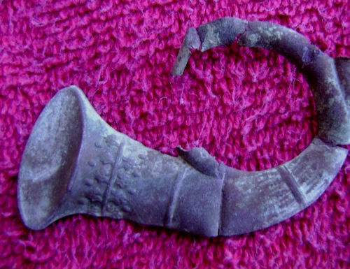 DUG CIVIL WAR INFANTRY HAT HORN INSIGNIA. (PORT HUDSON)