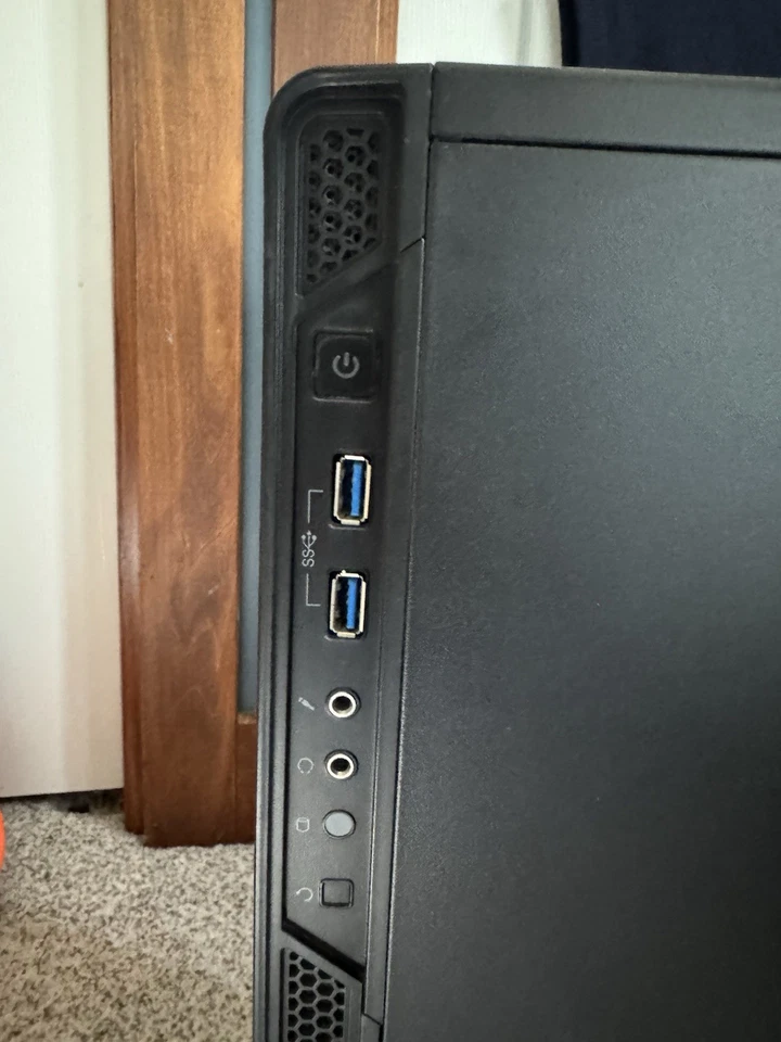 Corsair Carbide 270R Mid Tower ATX Gaming Computer Case Solid Black - Image 2 of 4