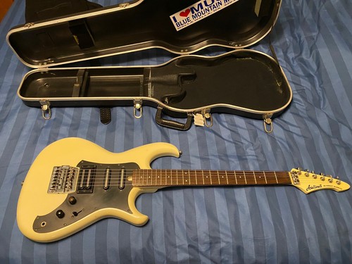 1986 ARIA PRO II KNIGHT WARRIOR ELECTRIC GUITAR W/KAHLER MATSUMOKU JAPAN W/Case