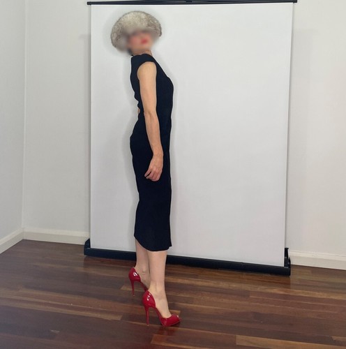 1980s Sexy Black Suede Leather Dress with Heart Neckline - Foto 5 di 11