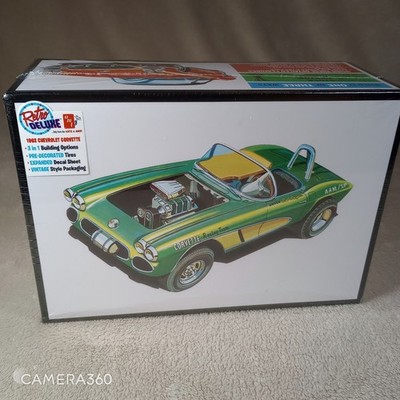 AMT 1962 Corvette 125 Scale Customizing Model Kit Build One of Three Ways SEALED