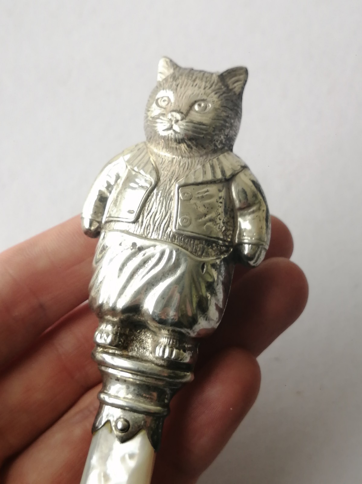 STERLING SILVER MOTHER OF PEARL CAT BABY Rattle Teether Hallmarked Vintage 1965