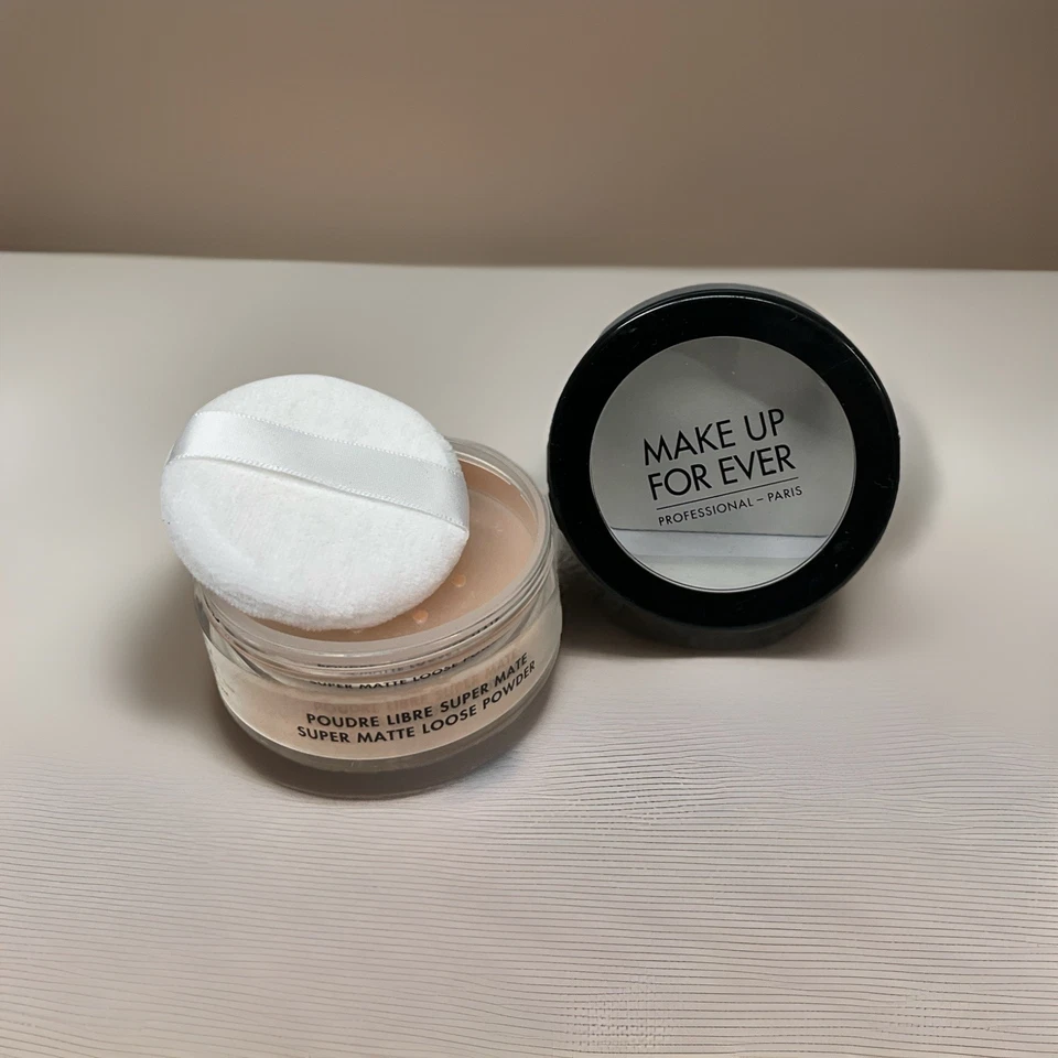 Make Up Forever Super Matte Loose Powder (10g / 0.35oz - Image 2 of 3