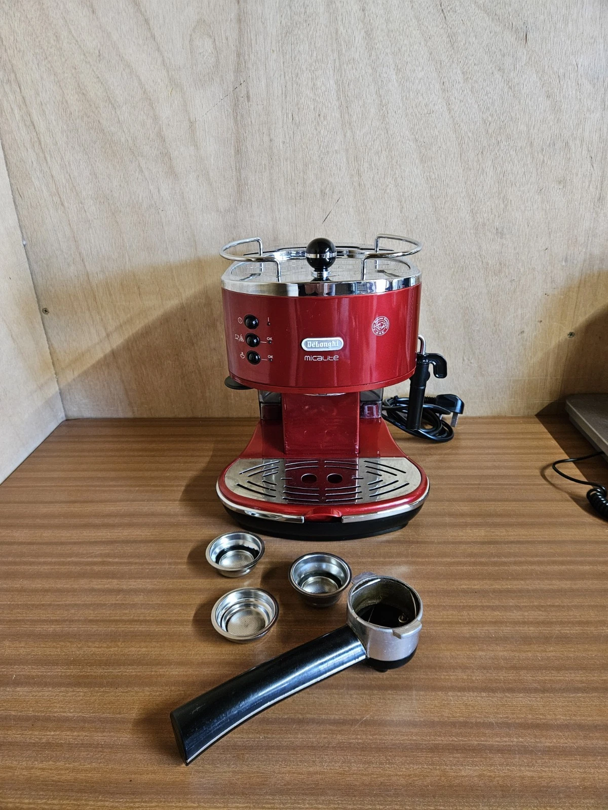 DeLonghi ECOM311.R Icona Manual Espresso Machine - Red