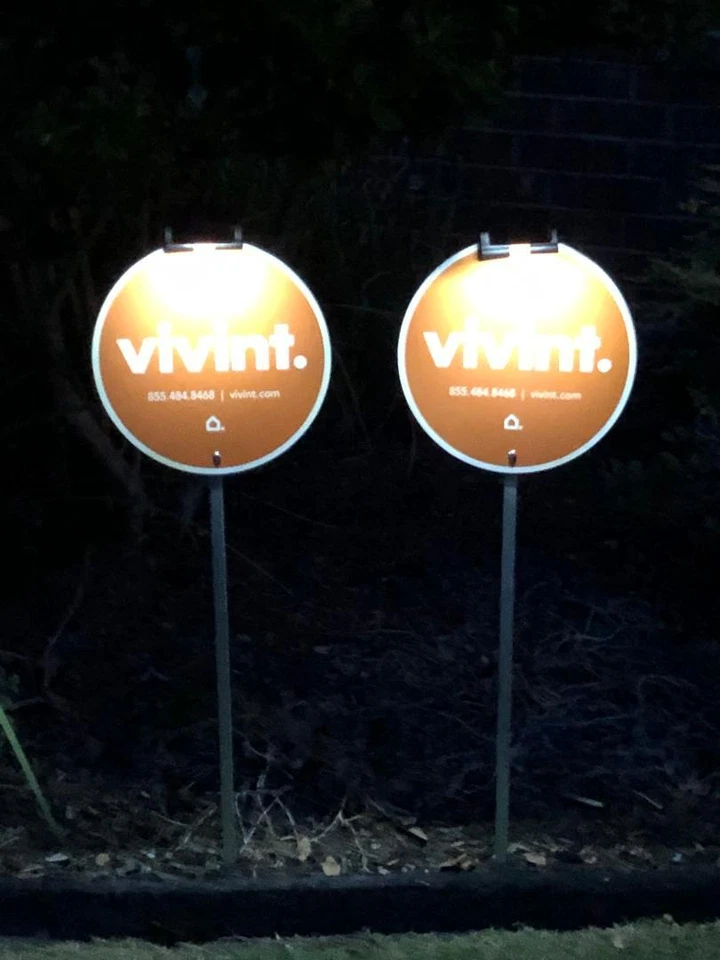 2 -  NEW VIVINT. Reflective Security Yard Sign w/ 8 Decals & 2 Solar lights - Image 2 of 4