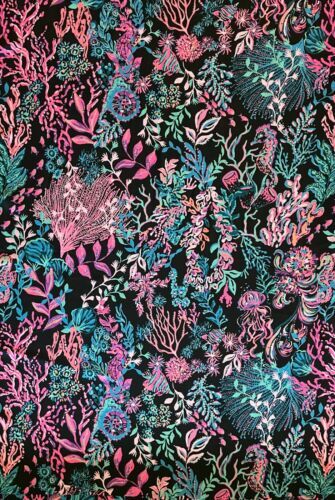 Lilly Pulitzer Cotton Poplin Fabric High Tide Navy Pineapple  display picture 1