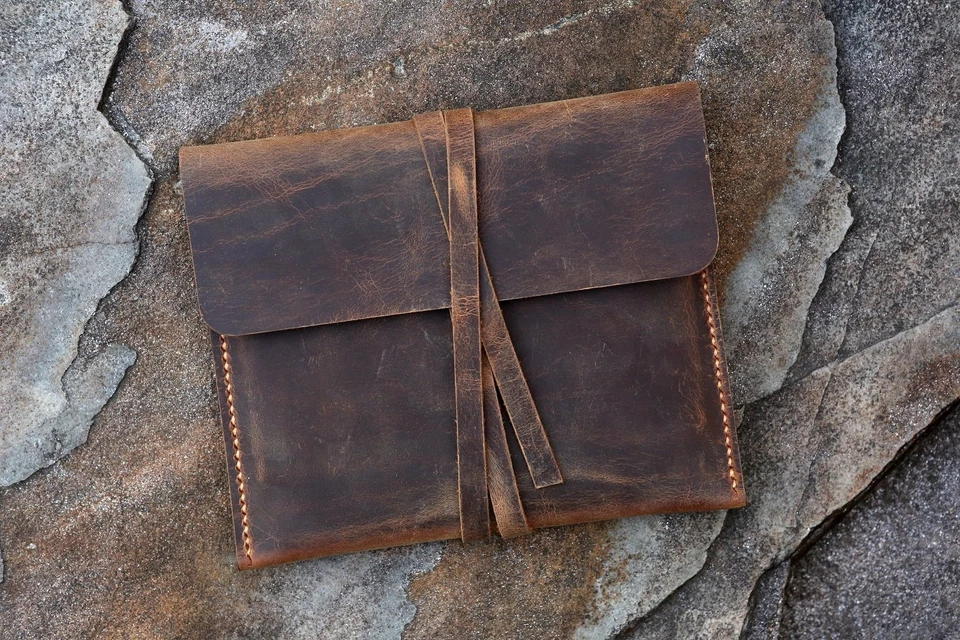 Personalized rustic leather sleeve case for Kindle Paperwhite 12th 11th 10th Gen - Image 3 of 4