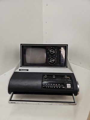Vintage Panasonic TR-475 Pop up Screen B&W TV AM/FM Radio from Mid