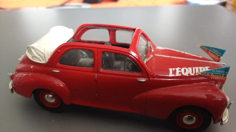 NOREV: LE TOUR DE FRANCE : PEUGEOT 203 - véhicule Officiel - 1/43 - Photo 3/4
