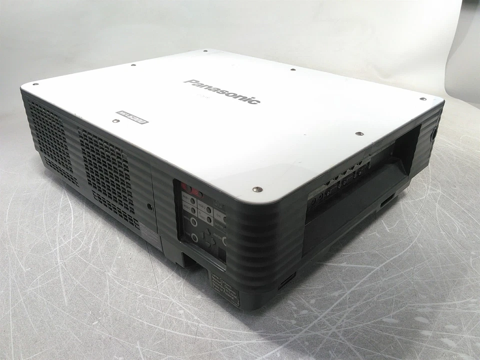 Shutter Error Panasonic PT-D5700U Large Venue DLP Projector AS-IS for Repair - Image 3 of 4