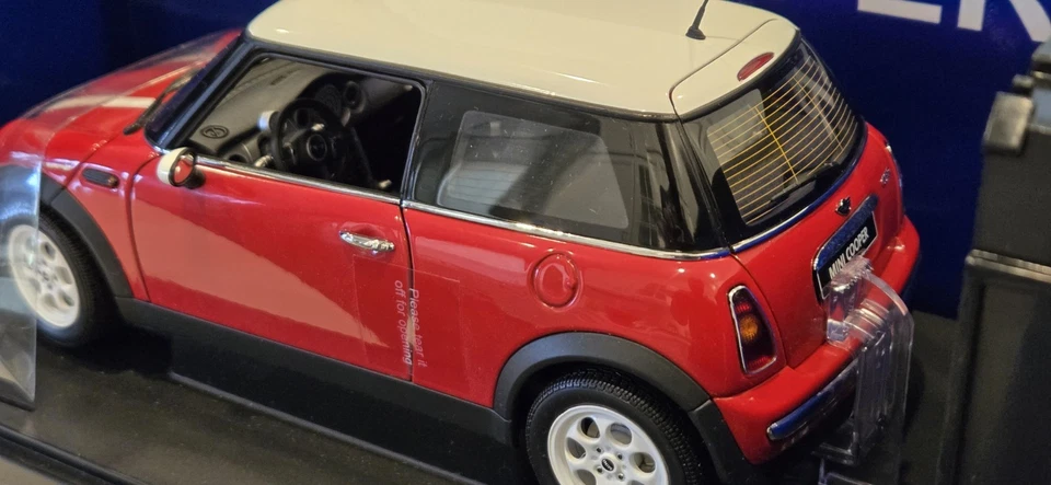 1/18 Autoart BMW Mini Cooper Diecast Model Red W/White Stripes *READ* - Image 4 of 4