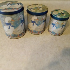 Set of 3 Blue & White Geese Pattern Tin Canisters w/ Lids, Cylindrical