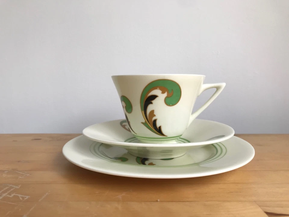 Vintage 1930's Royal Doulton Lynn Trio Art Deco Trio Tea cup saucer plate - VGC - Image 2 of 4