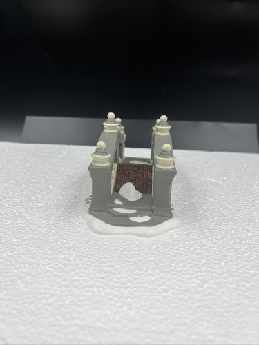 Department Dept 56 Heritage Village Collection Lionhead Bridge Porcelain #5864-5 - Picture 3 of 8