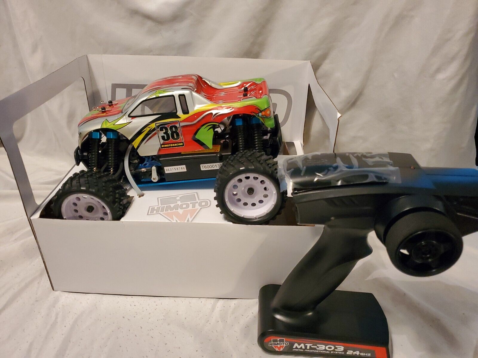 RTR RC Truck Nitro RTR Dirt Diver FuelNGo (color may vary)