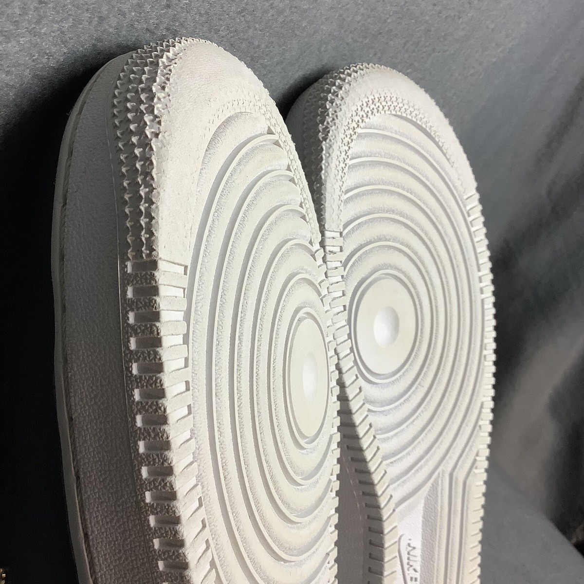 NIKE AIR FORCE 07 LX SISTERHOOD Black Gold Swooshes CT1990 001 40 women 