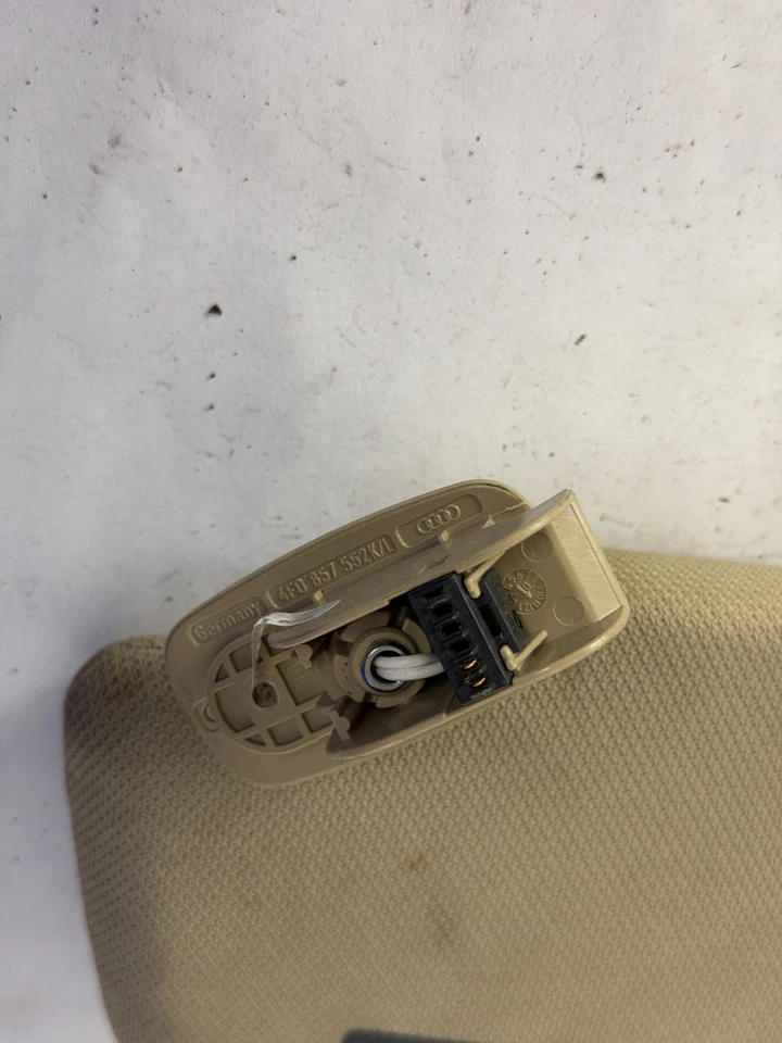 Parasol delantero derecho del lado del pasajero Audi A6 2005-2008 4F0857552 OEM Foto 2 de 4