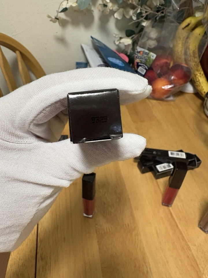 Brillo de labios Laura Mercier 0,15 fl oz. Elige Tono - Nuevo en Caja Raro, NUEVO, Auténtico Foto 4 de 4