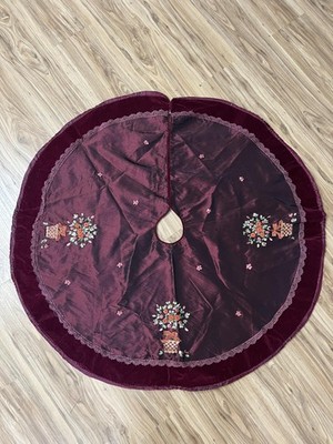 Delton Cherubs Velvet Christmas Tree Skirt Burgundy Floral Applique Lace Trim