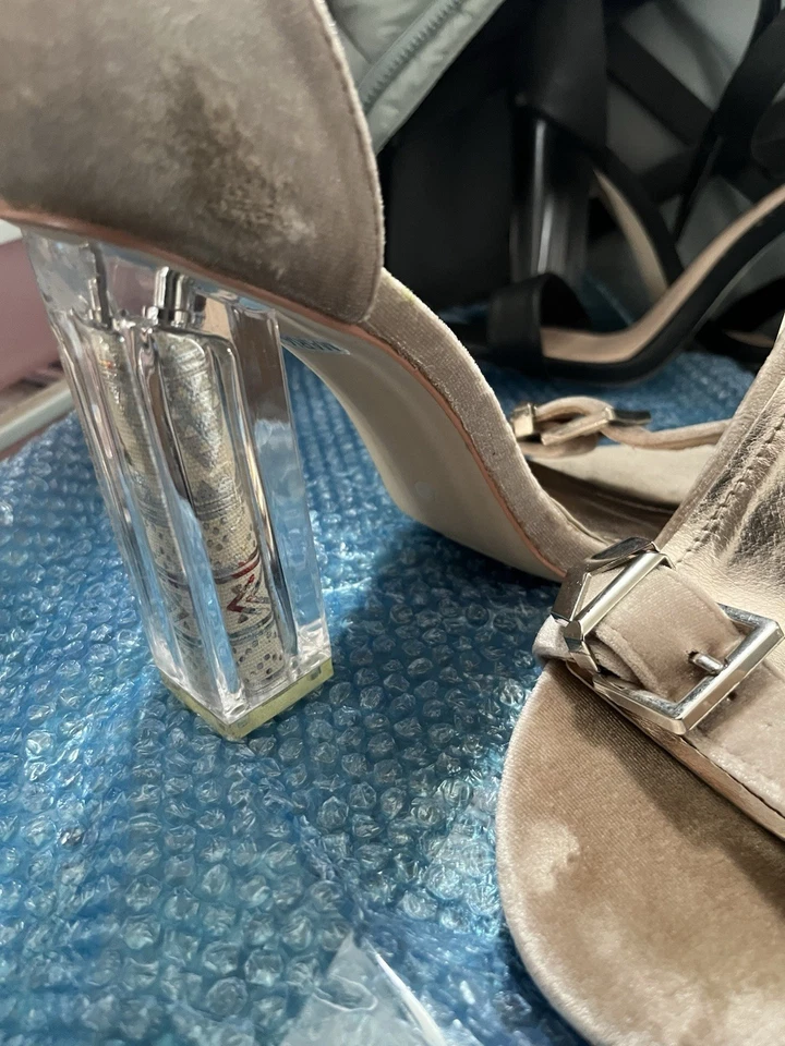 Tacones de terciopelo Cape Robbin con tacón transparente Money Block - talla 7,5 Foto 4 de 4