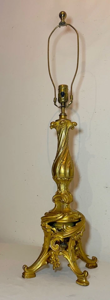 large antique ornate solid dore bronze French Rococo electric table lamp light - Image 2 of 4