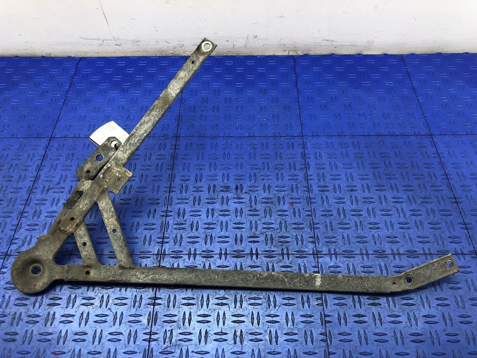 2015-2018 BMW M4 REAR RIGHT DUAL LINK CHASSIS REINFORCEMENT BRACKET 8464606 OEM - Image 4 of 4