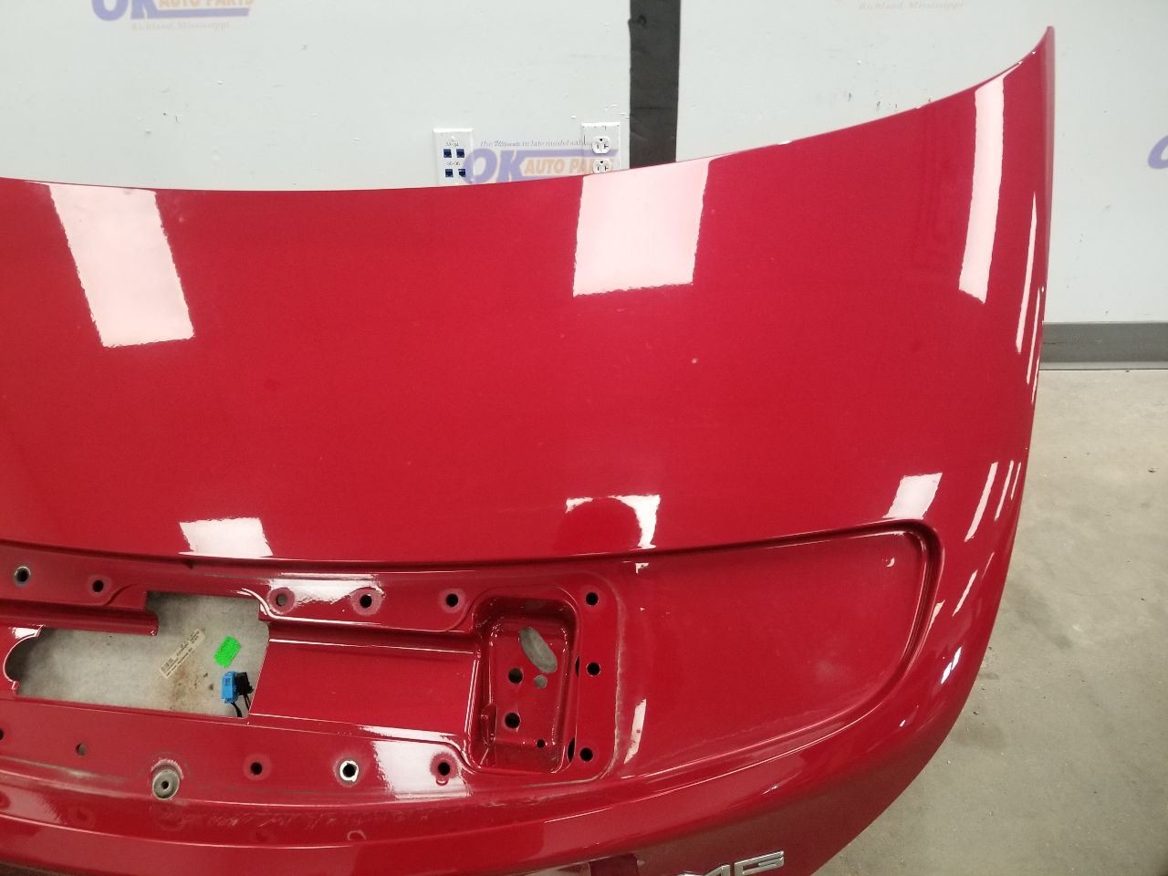 11 MERCEDES BENZ SLS AMG C197 REAR TRUNK DECKLID RED