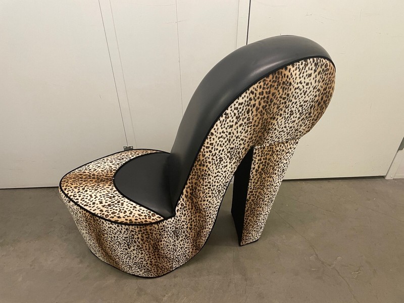 HORELLAS SHOE CHAIR ORIGINAL ANIMAL PRINT ACCENT CHAIR Vintage