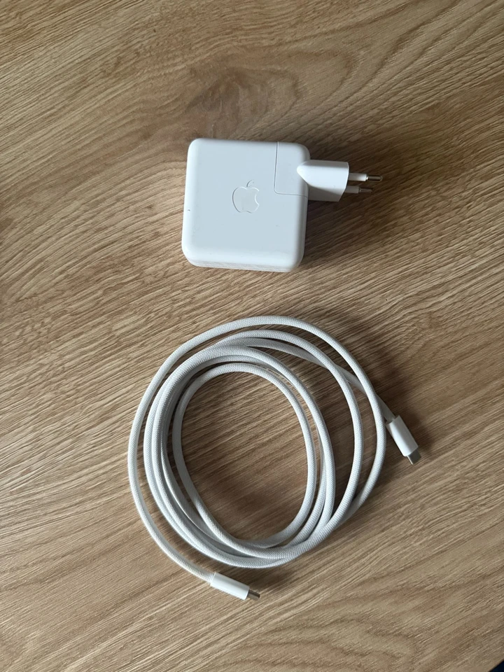 Apple MacBook Pro 13" (256 Go SSD, M1, 8 Go) - Gris sidéral -.AZERTY - Photo 4/4