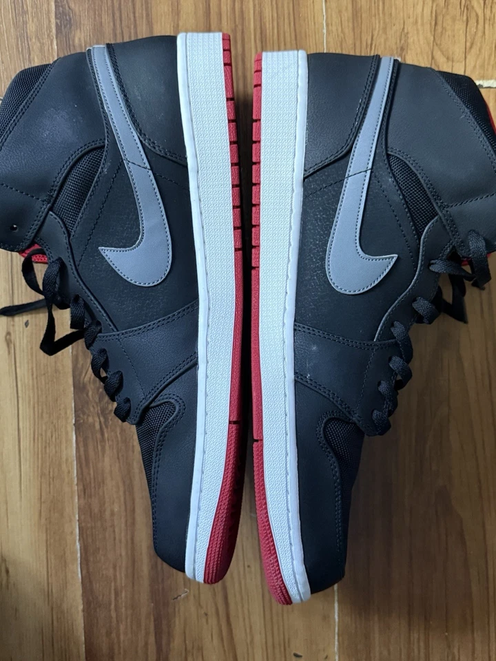 Nike Air Jordan 1 Mid Negro Fresco Gris Gimnasio Rojo Tenis Talla 16 554724-004 Foto 3 de 4