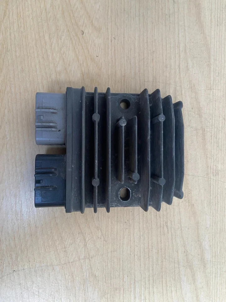 ✅Yamaha XVS 1300 C 1.3 Petrol 2015 Voltage Regulator Rectifier SH821AA Warranty - Image 3 of 4